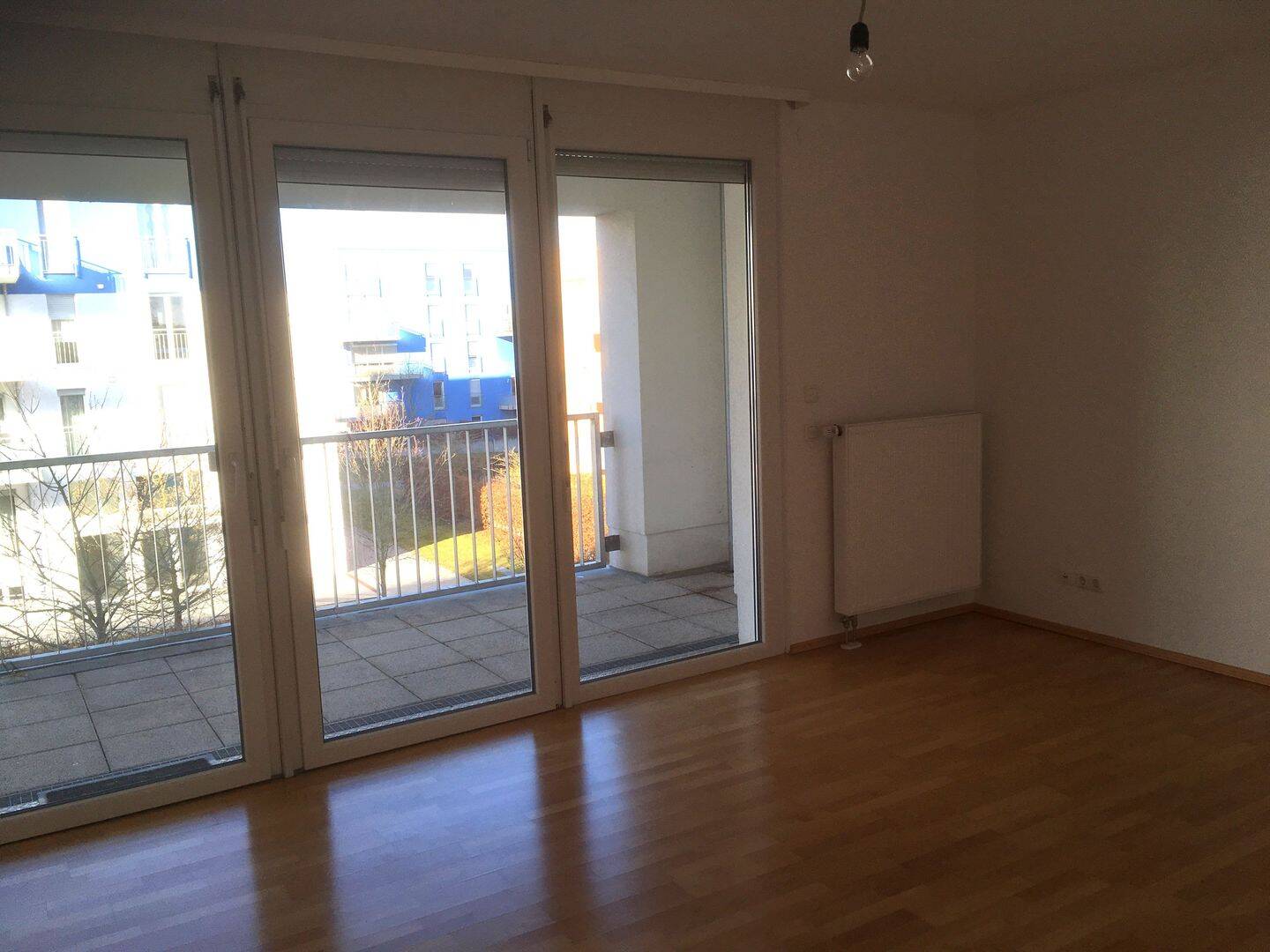 Attraktive 2,5-Zimmer-Wohnung mit Balkon, Tiefgaragenstellplatz und Keller in zentraler Lage am Galgenberg – Nachmieter gesucht, 93053 Regensburg (Galgenberg Kasernenviertel Kumpfmühl-Ziegetsdorf-Neuprüll Oberisling-Graß)