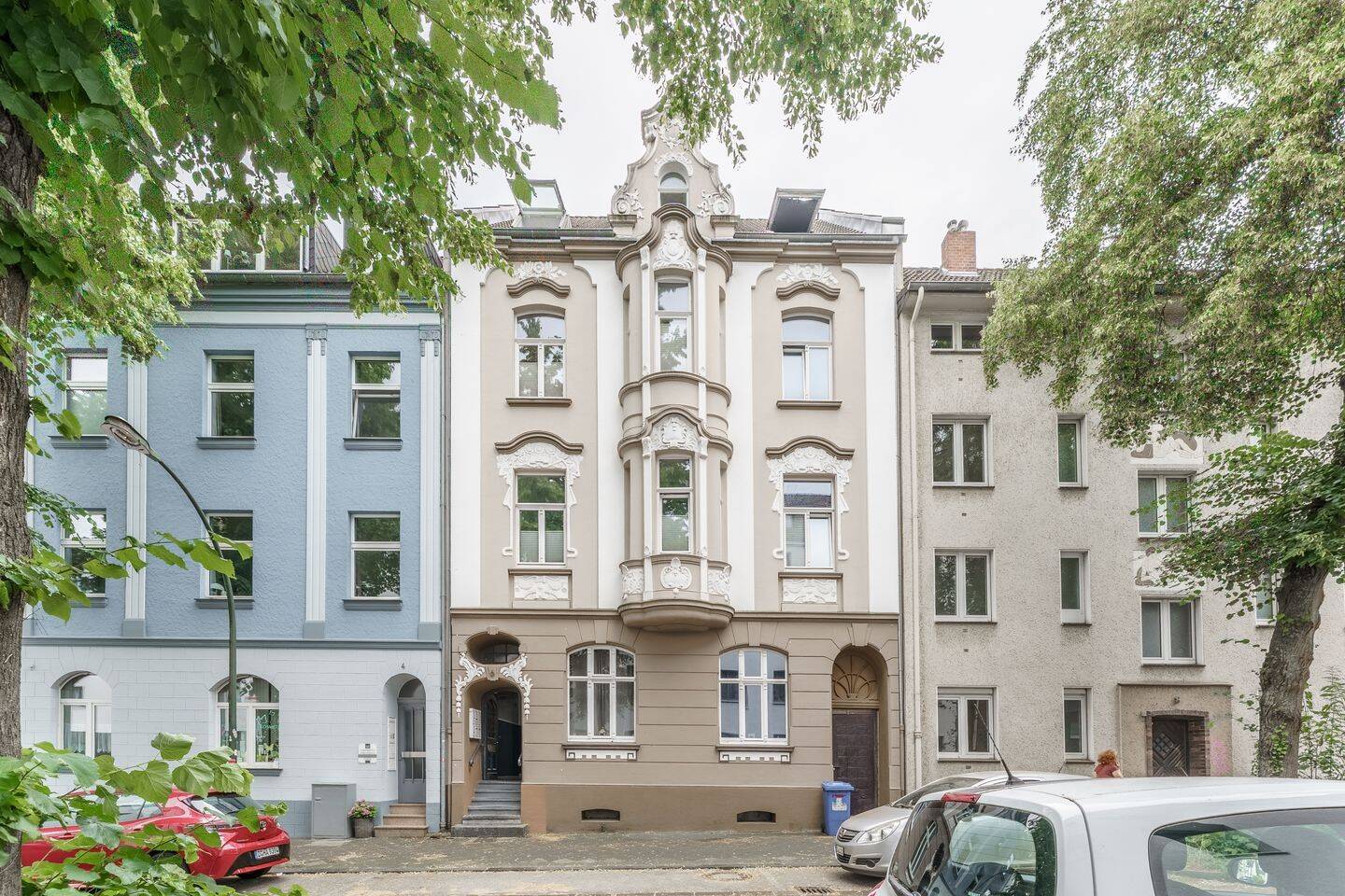 Altbaujuwel mit nachhaltigem Ertrag – Vollvermietetes Mehrfamilienhaus mit 6 Wohneinheiten, 40625 Düsseldorf (Gerresheim Ludenberg)