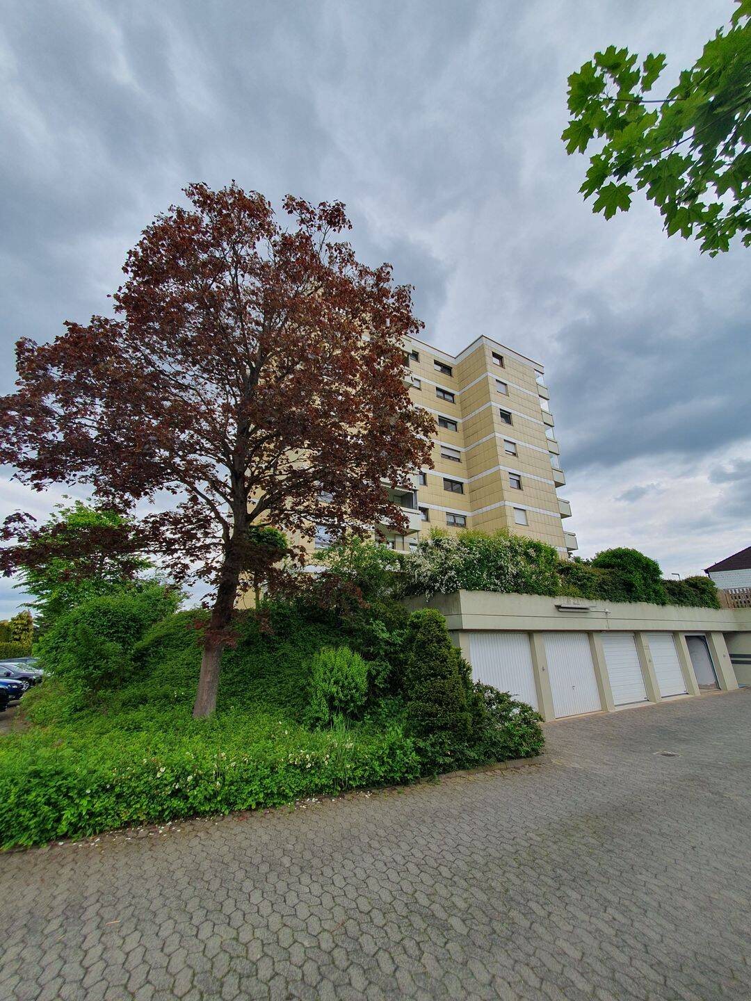 HEF-Johannesberg: Seniorengerecht mit Fahrstuhl im 6 OG wohnen! Neue Küche, Garage, Balkon und Keller., 36251 Bad Hersfeld