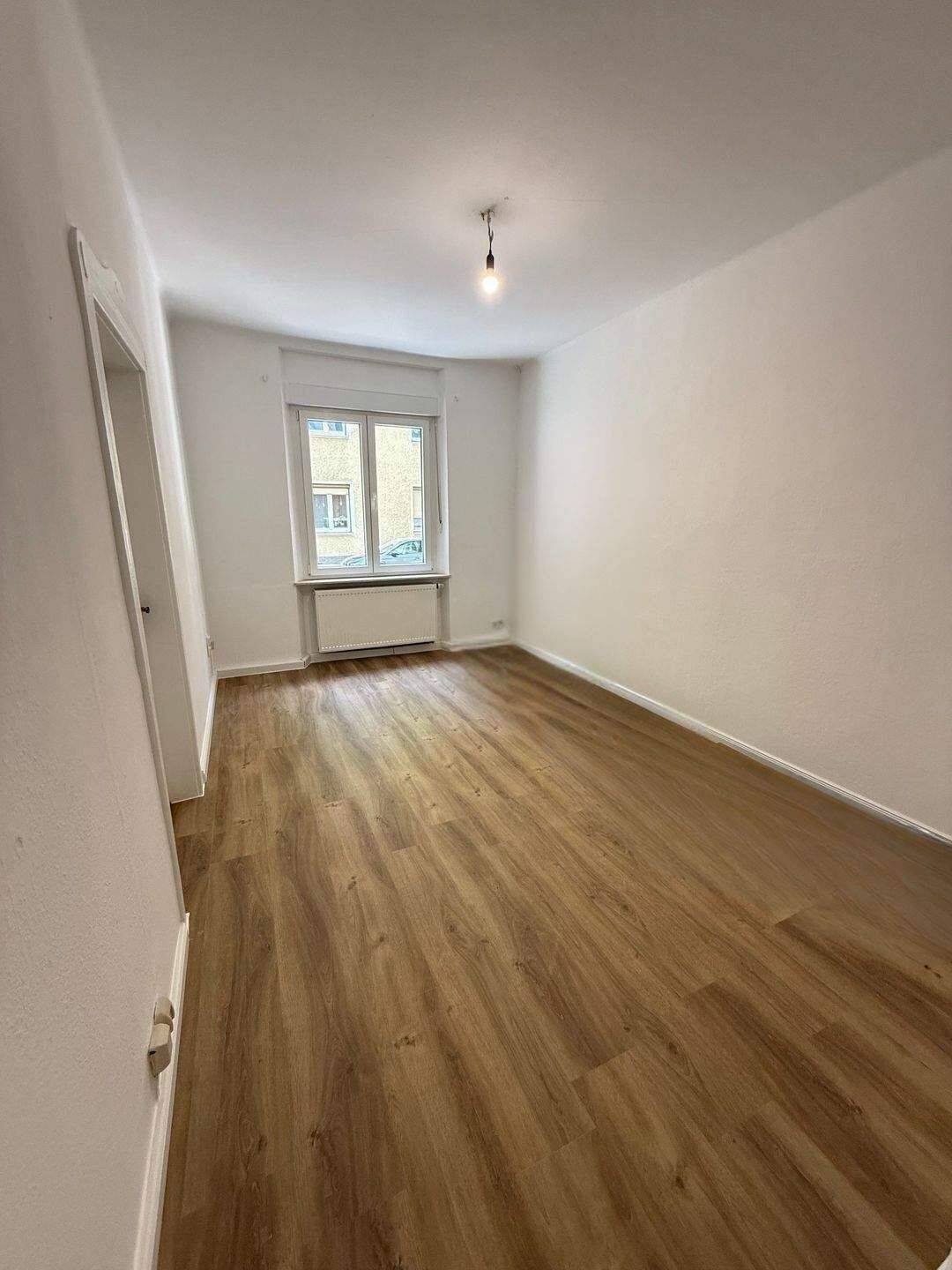 Perfekt als WG: schöne, renovierte 3-Zimmer-Wohnung in zentraler Lage!, 90459 Nürnberg