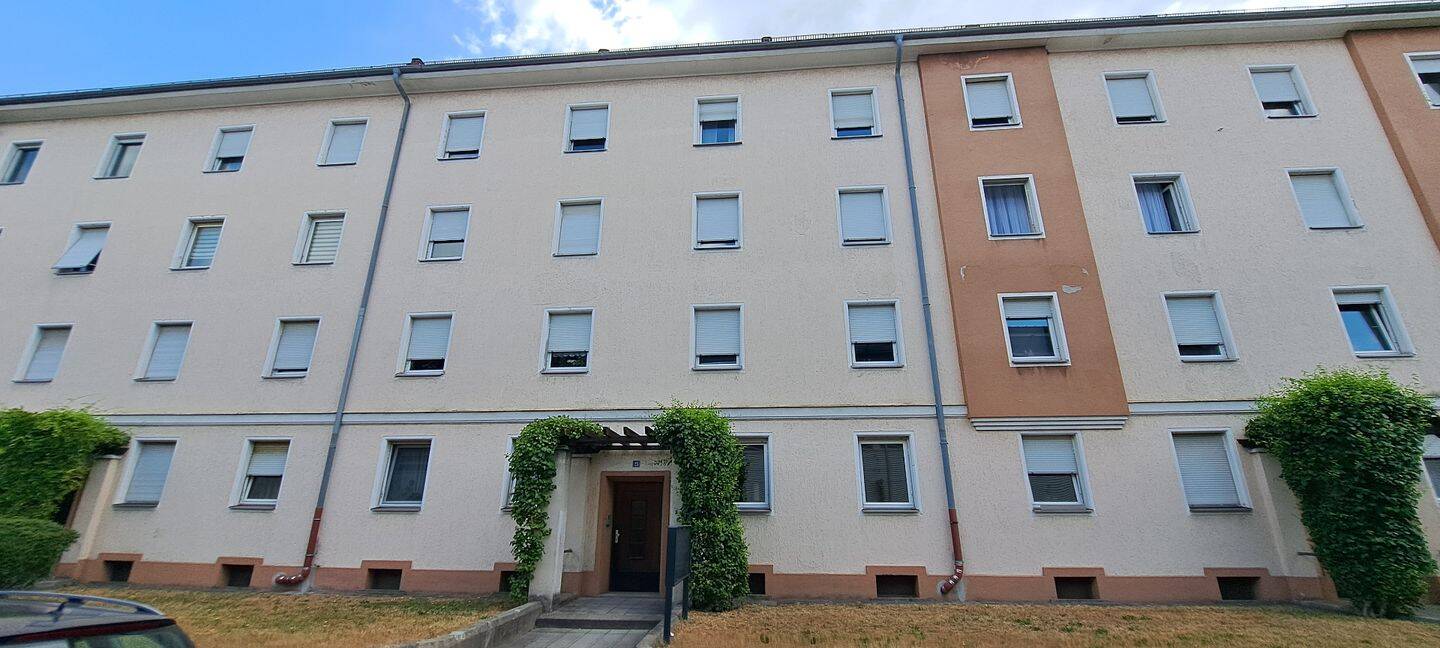 Komplettsanierte 2-Zimmer-Wohnung im Erdgeschoss in 90443 Nürnberg, Gibitzenhof, 90443 Nürnberg