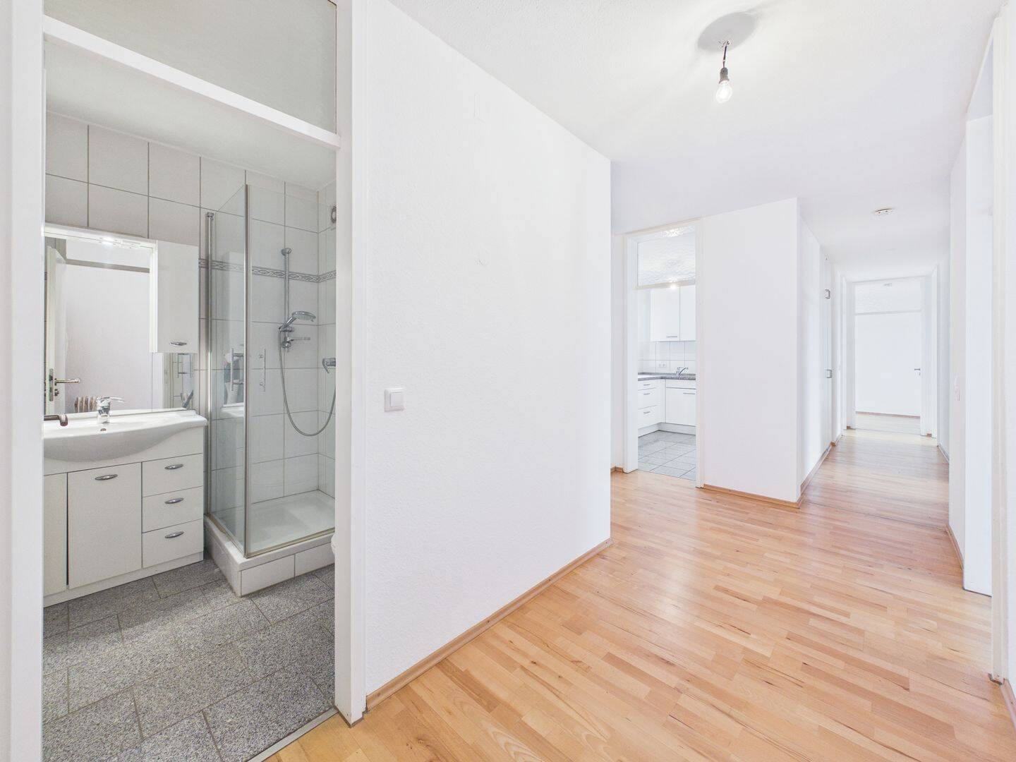 Neue 4 Zimmer WG zu vermieten mit grandioser Aussicht, 76133 Karlsruhe