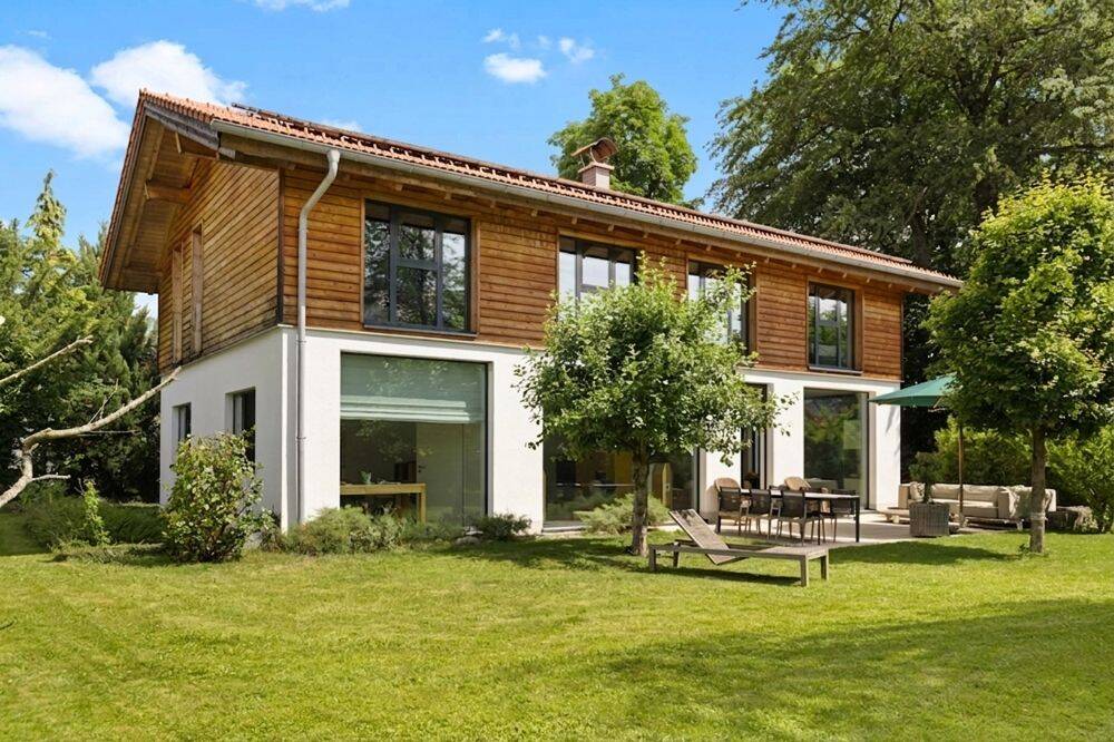 “Klarheit, Weite, Raum – Großzügiges Familienhaus in Toplage Oberhaching”, 82041 Oberhaching