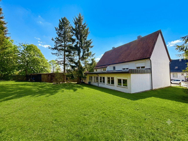 Albstadt; Wohn- und Geschäftshaus auf beeindruckendem Grundstück, 72459 Albstadt