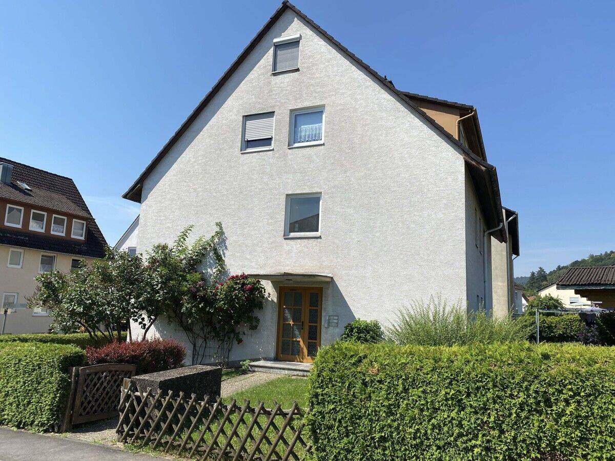 Großzügige Dachwohnung in attraktiver Wohnlage von Lohr, 97816 Lohr a. Main (Lohr)