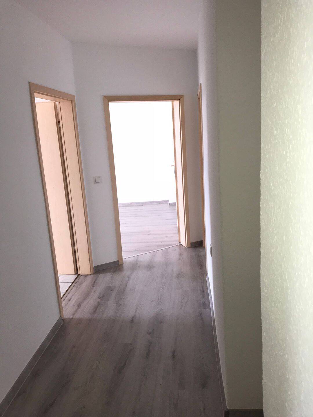 Große, helle 2-Zimmer-Wohnung mit Balkon, Tageslichtbad und Keller, 15517 Fürstenwalde/Spree