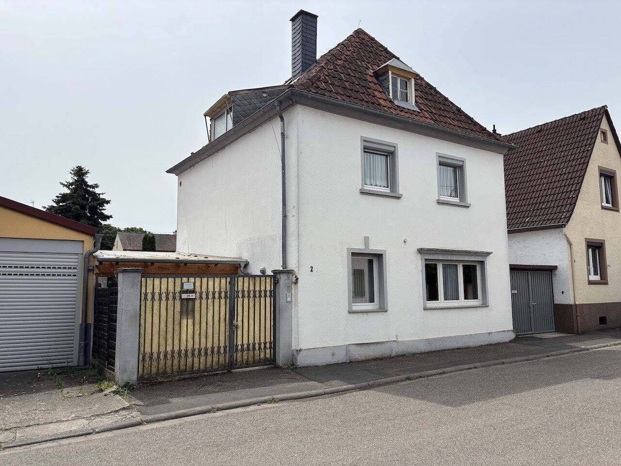 Freistehendes Einfamilienhaus mit Garten, Nebengebäude und attraktivem Ausbaupotenzial, 67578 Gimbsheim