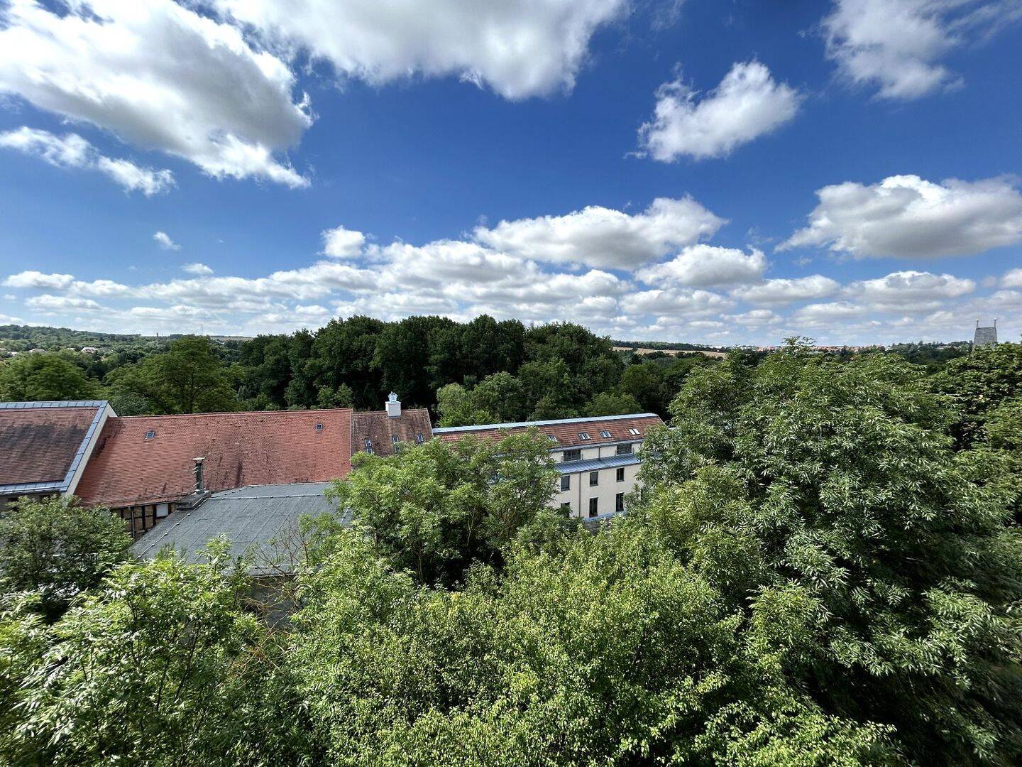 ***RESERVIERT***Helle 2-Zimmer-Wohnung mit Balkon und Aussicht in Weimar, 99425 Weimar