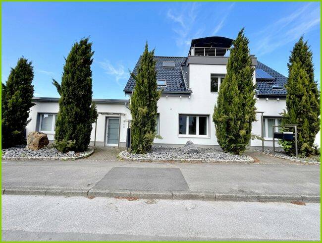 Saniertes Wohn- und Geschäftshaus mit zwei Wohneinheiten, Büroeinheit und großzügigem Grundstück in Ahlen-Vorhelm!, 59227 Ahlen