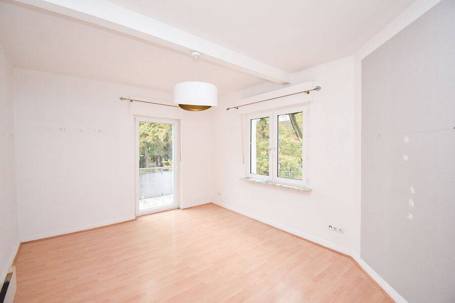 Vollständig renovierte Drei-Zimmer-Altbauwohnung mit Balkon!, 33330 Gütersloh