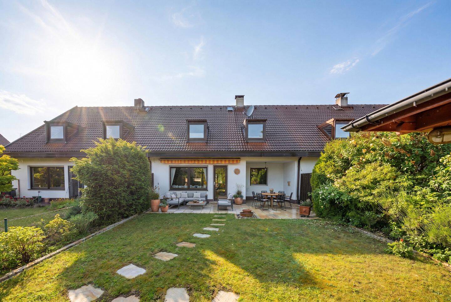 Großzügiges Reihenhaus mit schönem Garten in ruhiger Umgebung, 81739 München (Ramersdorf-Perlach)