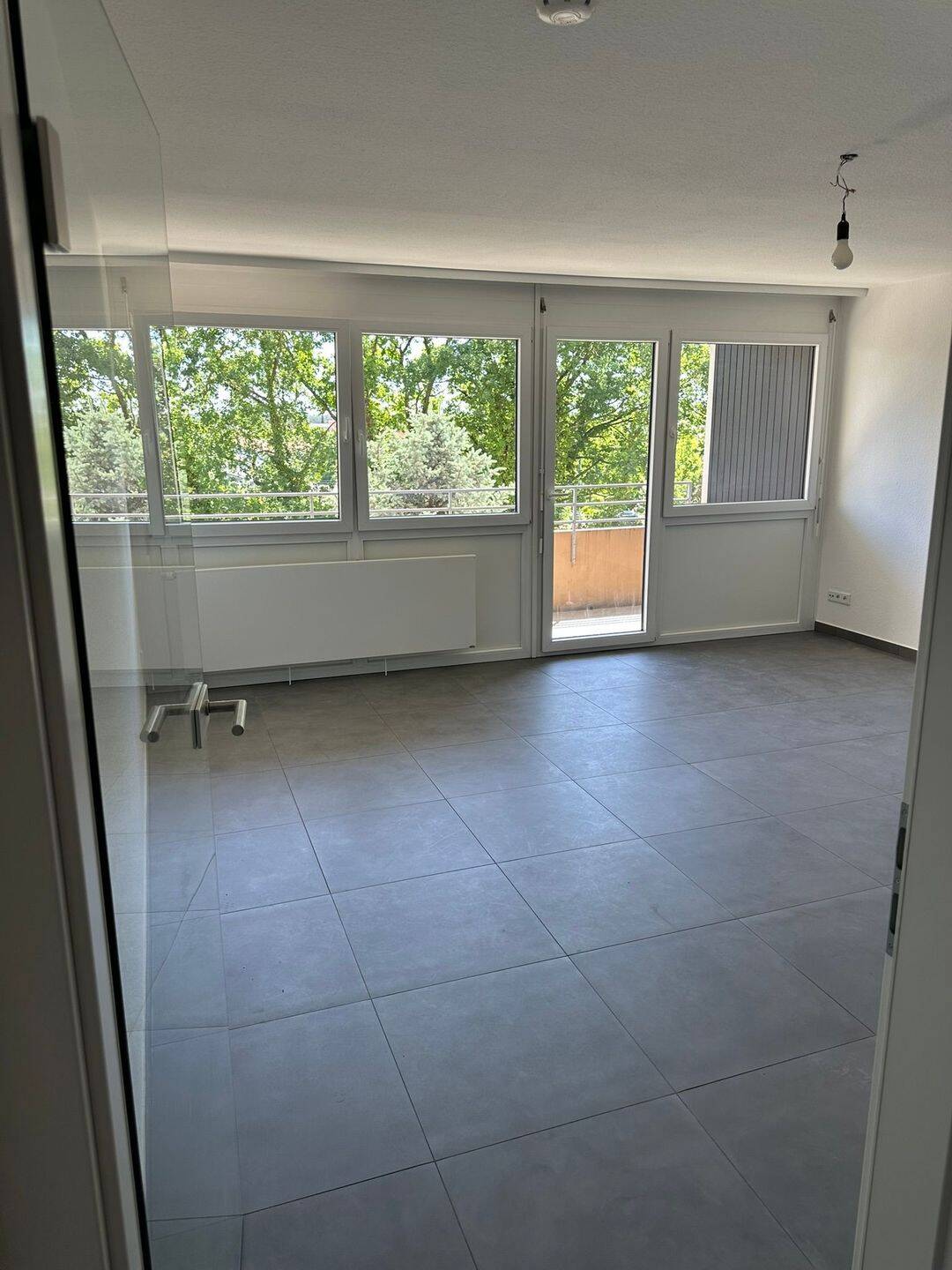 Erstbezug nach Sanierung: Moderne 1-Zi.-Whg. mit großem Balkon, Aufzug & hochwertiger Ausstattung, 76351 Linkenheim-Hochstetten