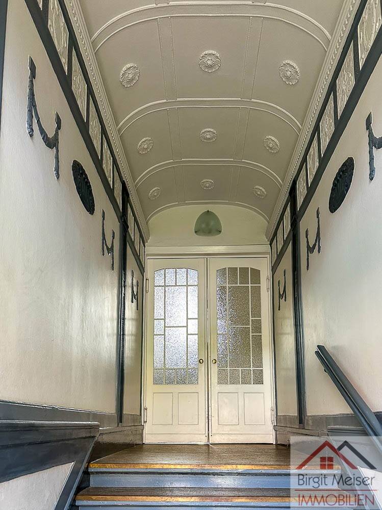 *** Helle, großzügige 4-Zimmer-Wohnung im herrschaftlichen Altbau * Veranda, Kamin, Gäste-Bad ***, 19053 Schwerin