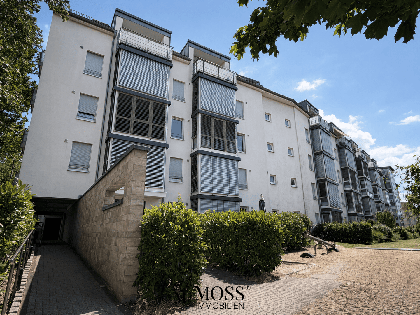 Helle 2-Zimmer-Wohnung, ca. 70 m², BJ 2010, mit Balkon, TG und Aufzug in Freiburg-Betzenhausen, 79114 Freiburg im Breisgau (Betzenhausen Haslach Sankt Georgen Stühlinger Weingarten)