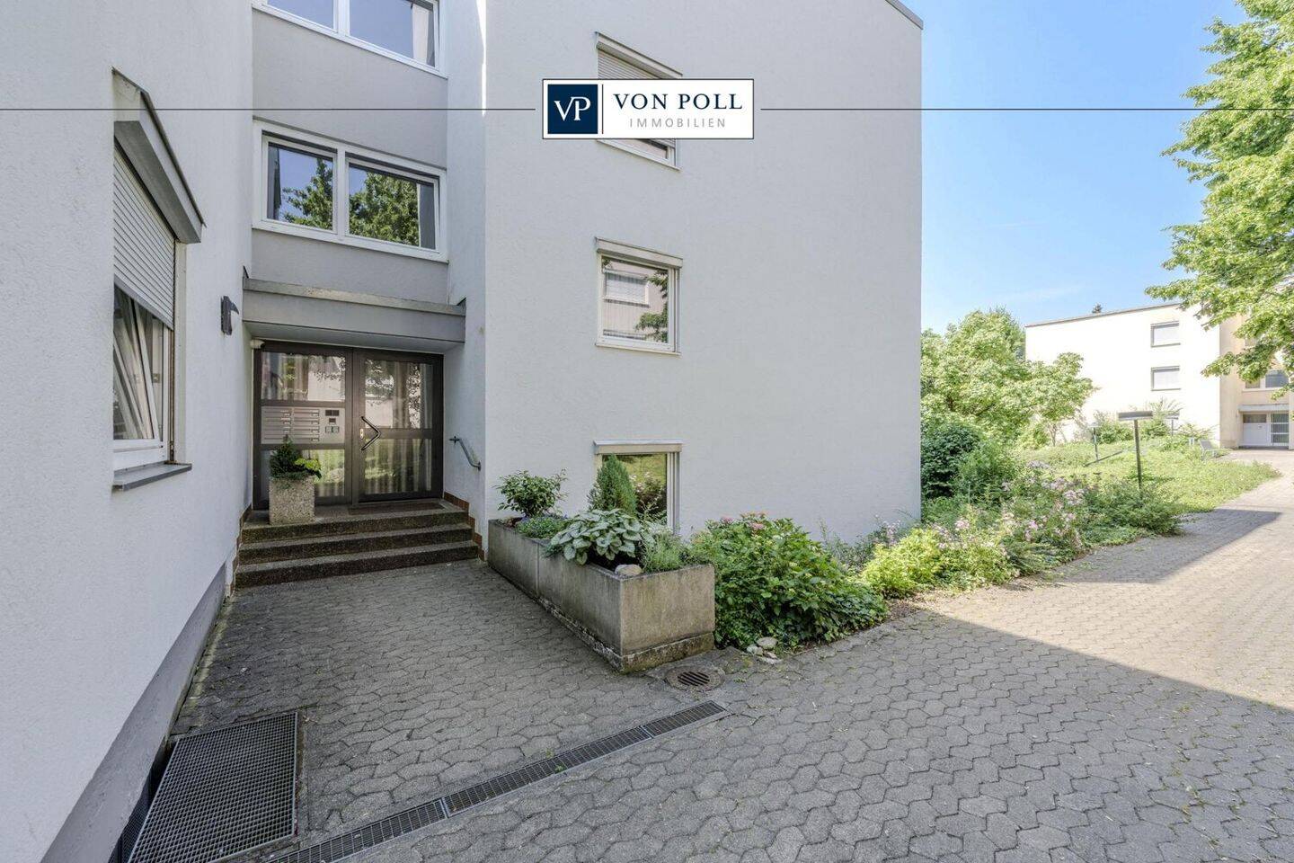 Familienglück im Grünen – 4,5-Zimmer-Wohnung mit drei Schlafzimmern & sofort bezugsfrei, 73730 Esslingen am Neckar
