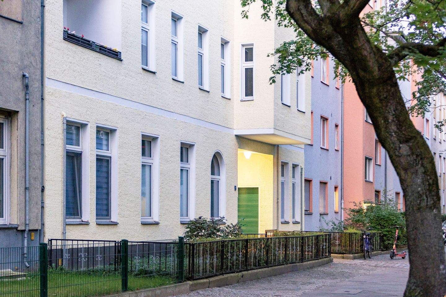 Großzügige 3-Zimmer-Altbauwohnung im EG im grünen Reinickendorf – mit Perspektive zur Eigennutzung!, 13409 Berlin (Reinickendorf Gesundbrunnen Wedding)