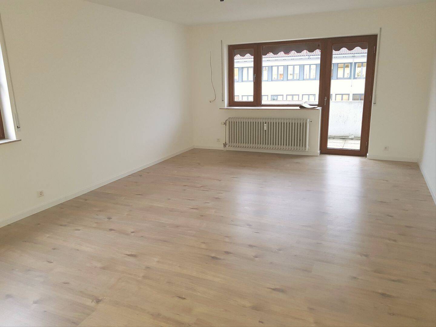 Große, 2022 komplett renovierte 4-Zi.-Whg. mit Balkon im 3 OG zu vermieten!, 76297 Stutensee