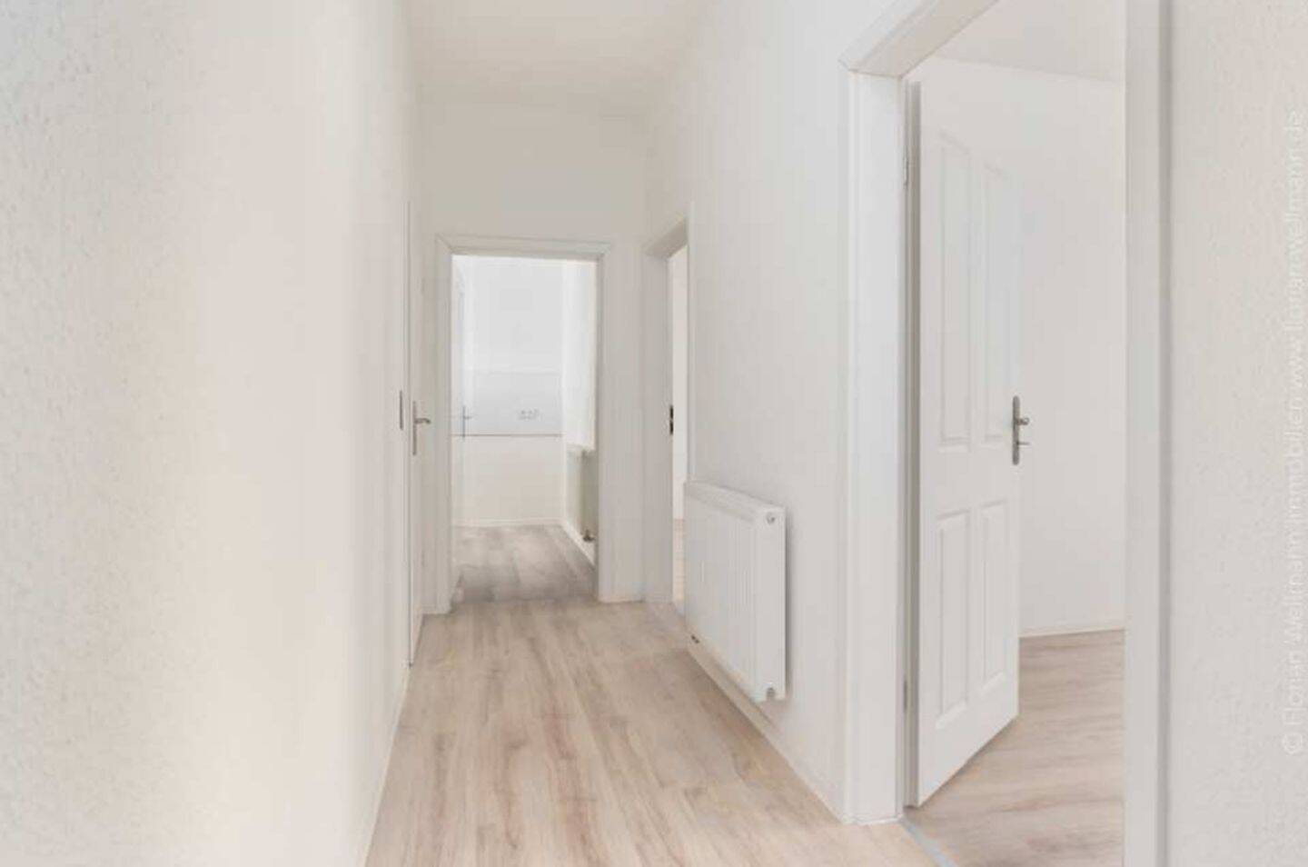 Moderne 2-Zimmer Wohnung im kernsanierten Mehrfamilienhaus, 27576 Bremerhaven (Lehe Mitte)