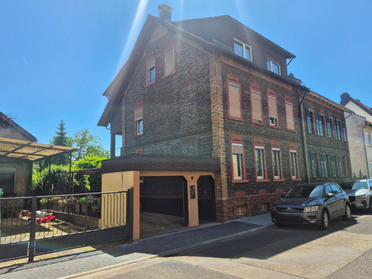 Zweifamilienhaus mit viel Platz und großem Potenzial in ruhiger Lage von Hanau-Großauheim, 63457 Hanau
