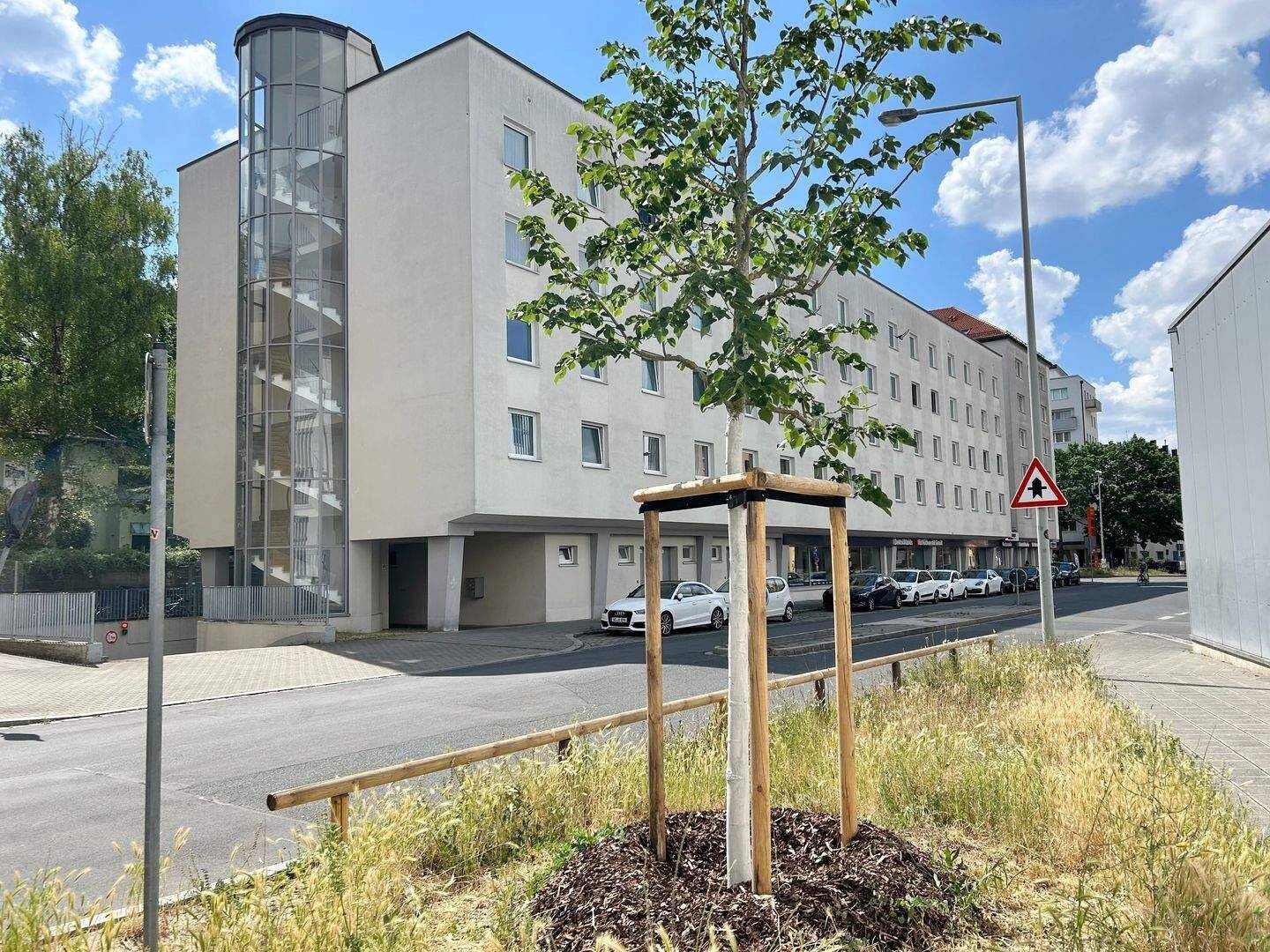 ***TOP GEPFLEGTE VOLL MÖBLIERTE 2 ZIMMER WOHNUNG TOP INVESTMENT MIT 3,98 % RENDITE***, 90491 Nürnberg
