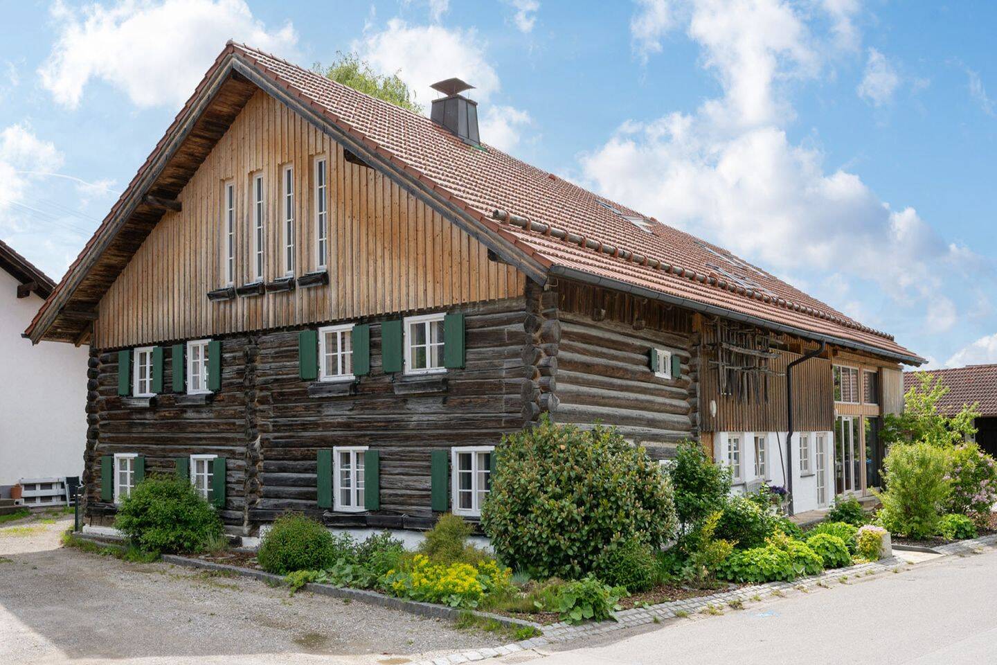 AIGNER – Traumhaftes, kernsaniertes Bauernhaus in Wessobrunn, 82405 Wessobrunn