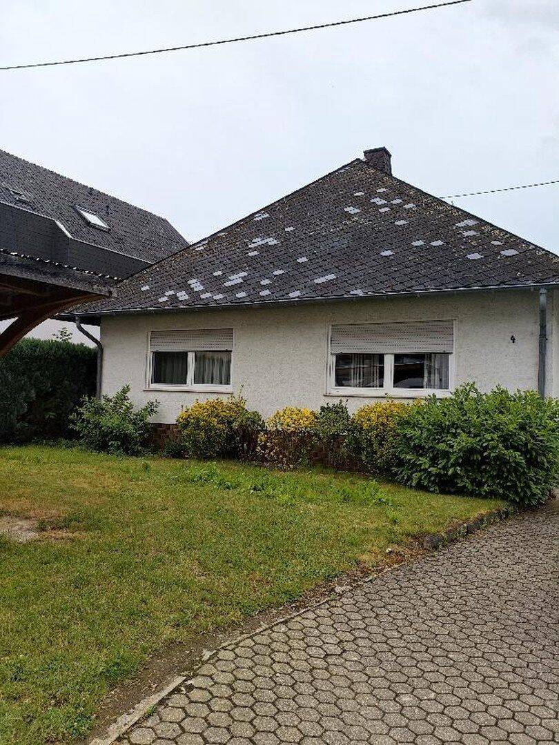 Charmantes Einfamilienhaus mit großem Garten, Wintergarten, Terrasse, Garage und modernisiertem Bad, 56566 Neuwied