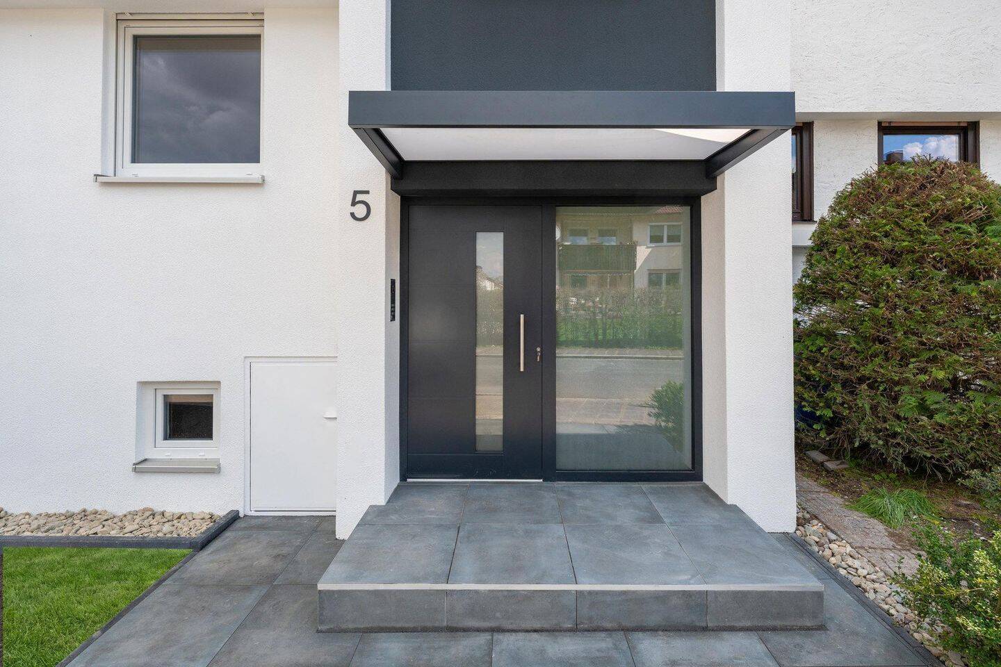 Exklusiv modernisierte 4-Zimmer-Wohnung mit Balkon in ruhiger Wohnlage – Erstbezug, 90473 Nürnberg (Langwasser)