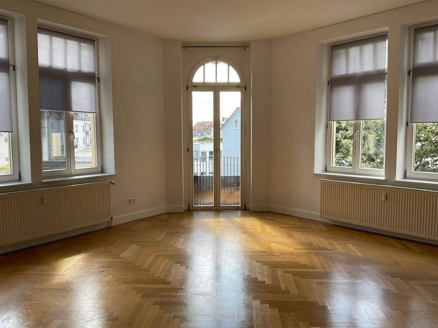 Helle großzügige Stadtwohnung in einer denkmalgeschützen Immobilie in Fulda, 36037 Fulda