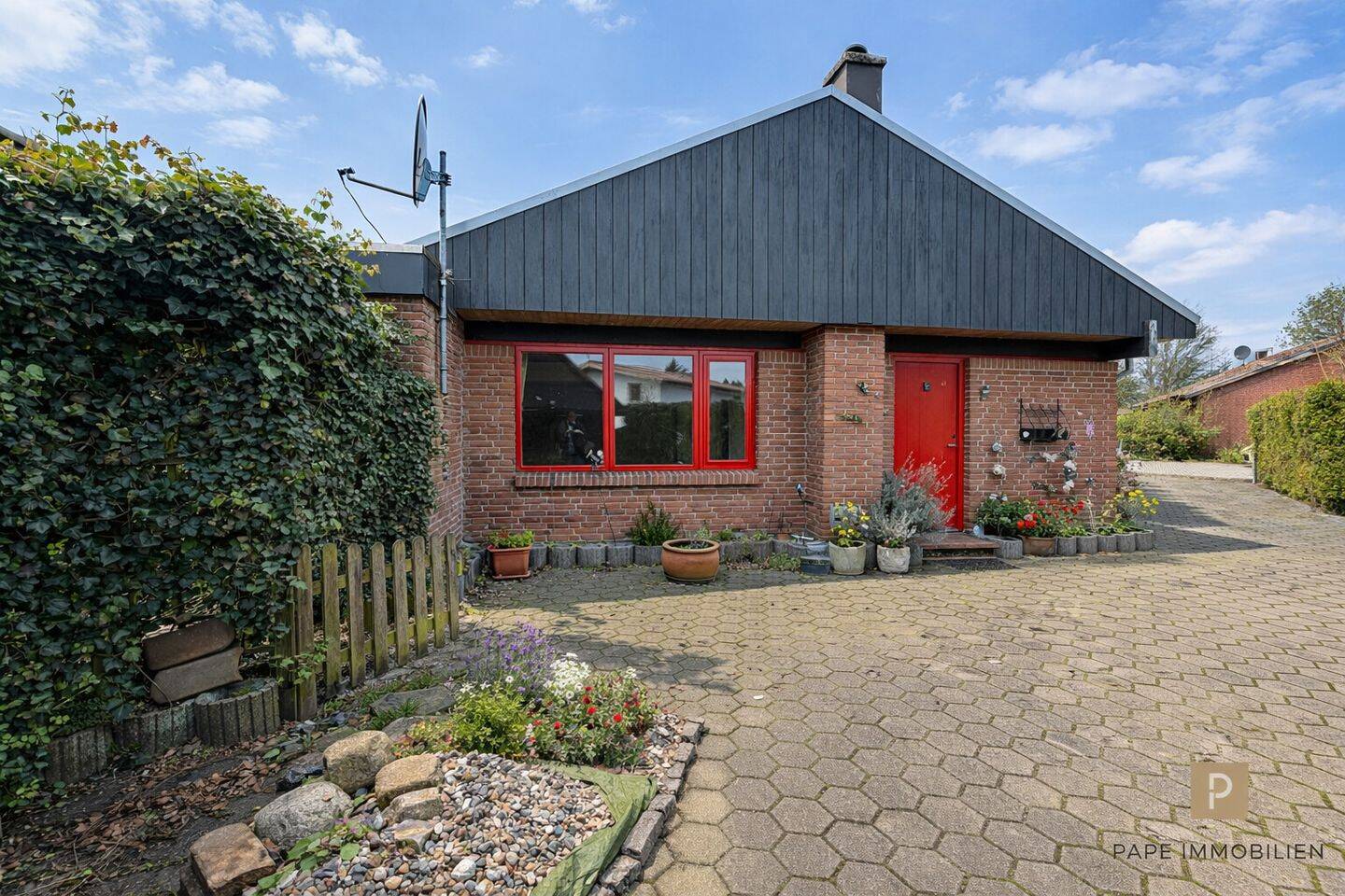 Ihr neues Zuhause? Ebenerdige Haushälfte mit Carport und parkähnlichem Grundstück, 23813 Blunk