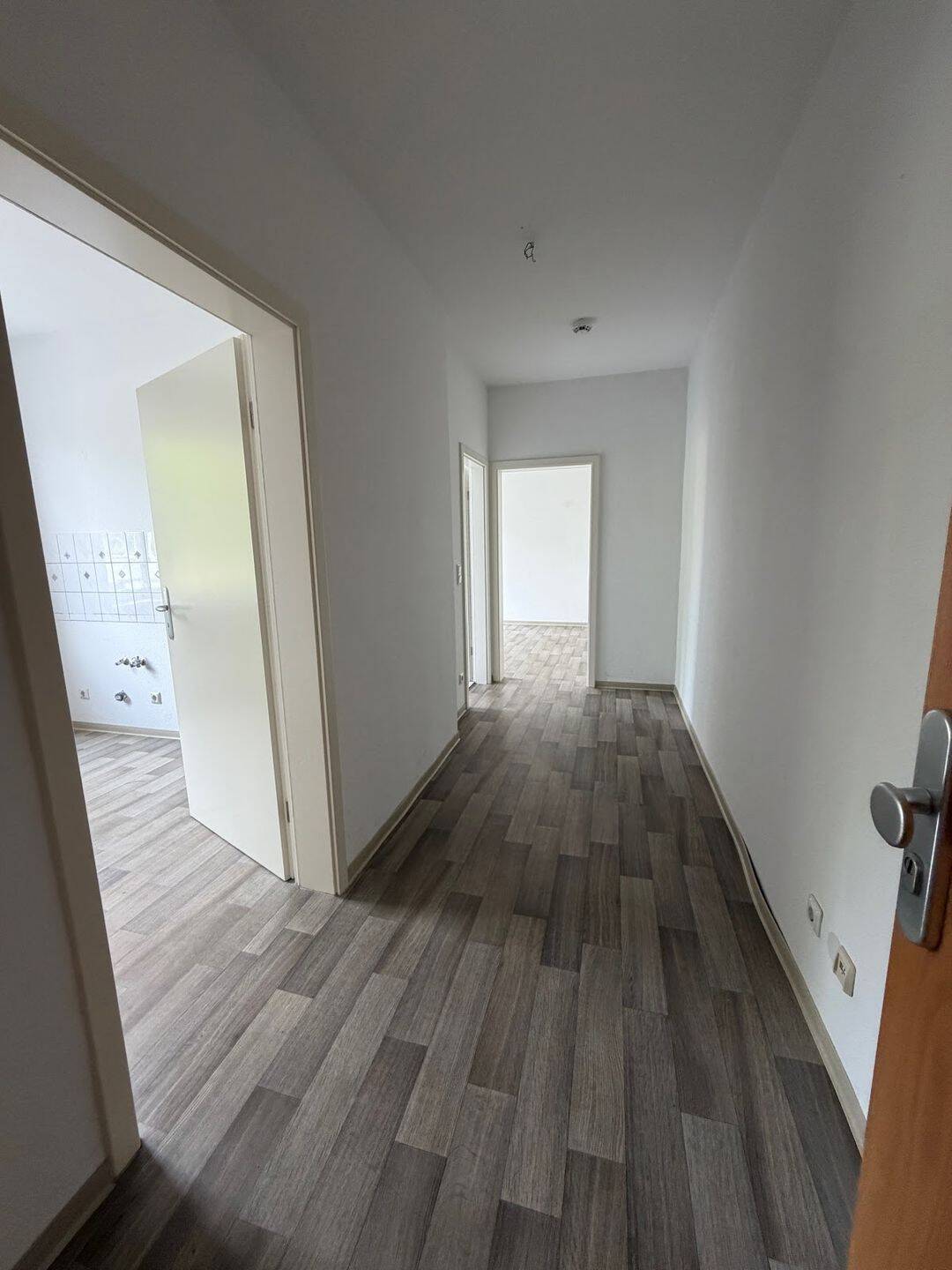 Mehr Platz als gedacht: Komfortable Einraumwohnung, 1968 Schipkau
