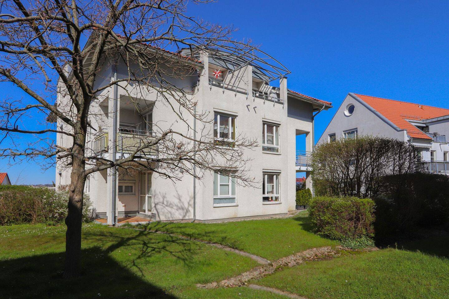+++ Attraktive 2-Zimmer-Terrassenwohnung mit Süd-Ausrichtung in ruhiger Wohngegend! +++, 1156 Dresden