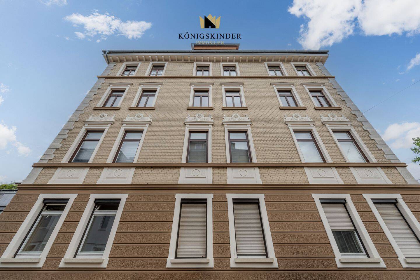 Ihr neues Zuhause im Stuttgarter Westen: Stilvolle 5-Zimmer-Altbauwohnung, 70176 Stuttgart (Mitte West)
