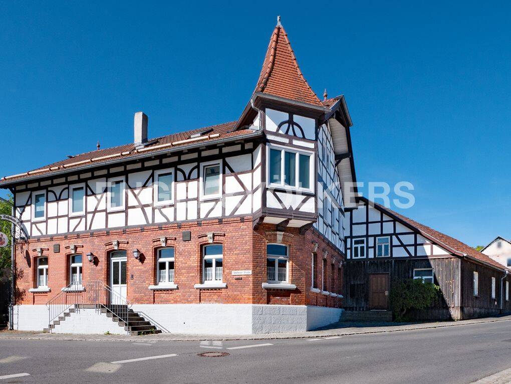Historisches Schmuckstück in der Rhön – Wohnen, Gastro und Gewerbe in einem einzigartigen Anwesen, 97647 Hausen