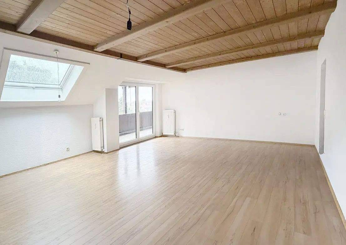 Lage mit Weitblick, ca. 101 m2 große 3-Zimmer Wohnung in Surberg bei Traunstein, 83362 Surberg