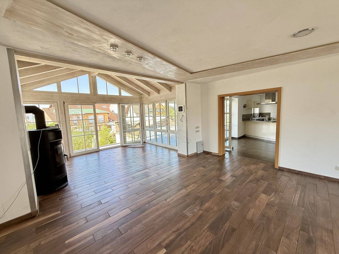TOP-Wohnung mit großzügigen Wohnflächen + weiteren Wohnflächen zur Nutzung, 77743 Neuried