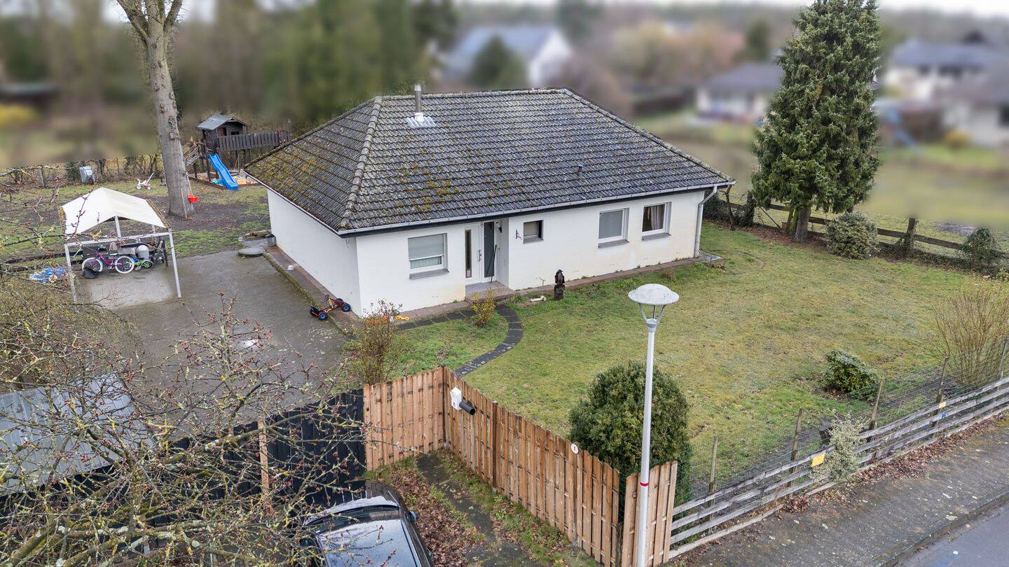Burgwedel OT – Ruhig gelegener Bungalow mit Potenzial und Erweiterungsmöglichkeiten auf großem Grundstück, 30938 Burgwedel