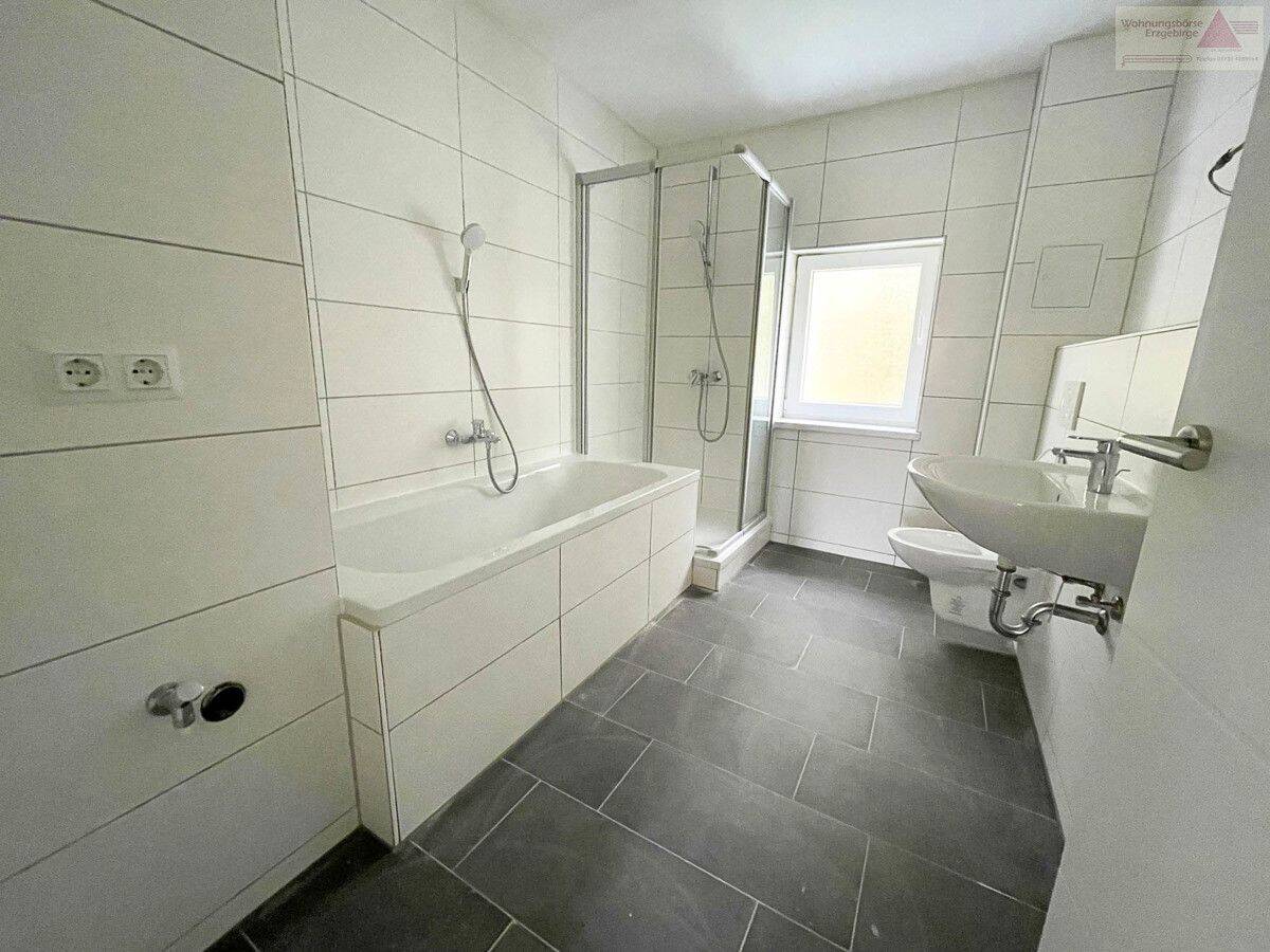 Moderne 2-Raum-Wohnung mit Balkon im Hochparterre, 8280 Aue-Bad Schlema