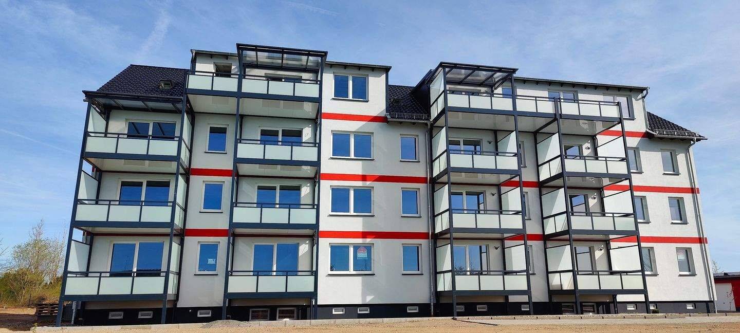 Dreiraumwohnung mit Einbauküche, großem Balkon und beeindruckenden Weitblick über Ballenstedt, 6493 Ballenstedt