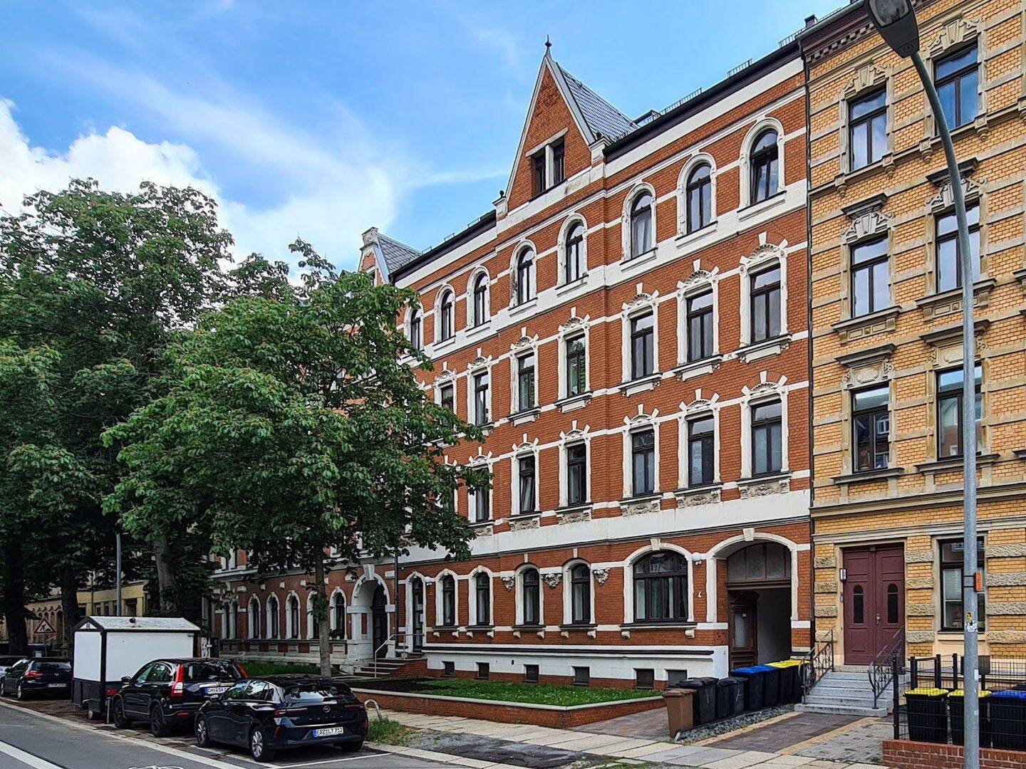 Zentrale Lage, Einbauküche & Altbaucharme im bequemen 1. OG, 9113 Chemnitz