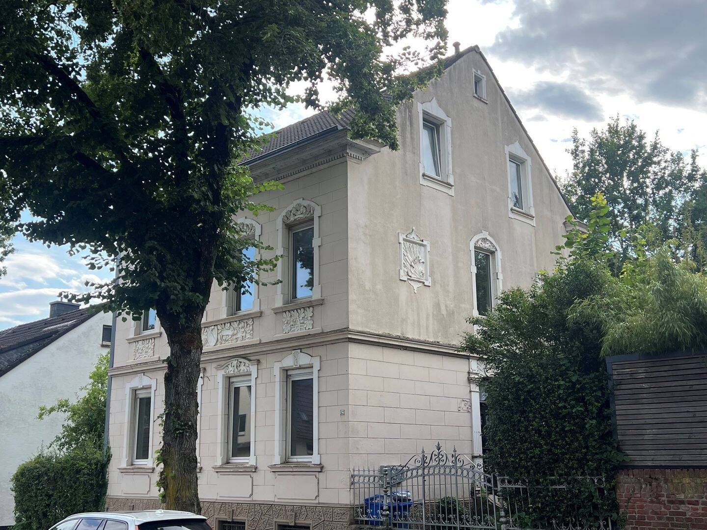 Attraktives Stadthaus mit 3 Wohnungseinheiten, 42781 Haan