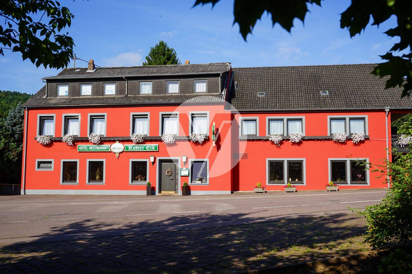 // NEUER PREIS // Solider Gebäudekomplex Nähe Saarburg / Mettlach, 54441 Taben-Rodt