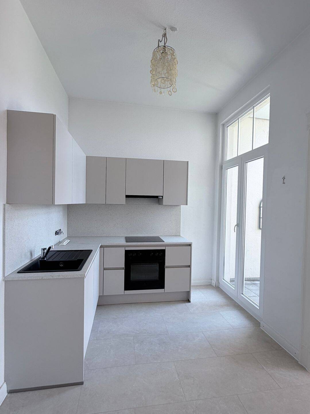 Großzügige 92 m² Altbauwohnung in bester Innenstadtlage von Heide, 25746 Heide