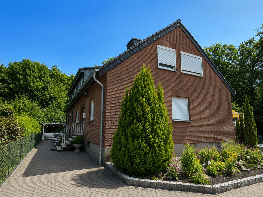 Gepflegte Doppelhaushälfte mit Terrasse, Einbauküche und Garage in ruhiger Wohnlage von Lüdinghausen, 59348 Lüdinghausen