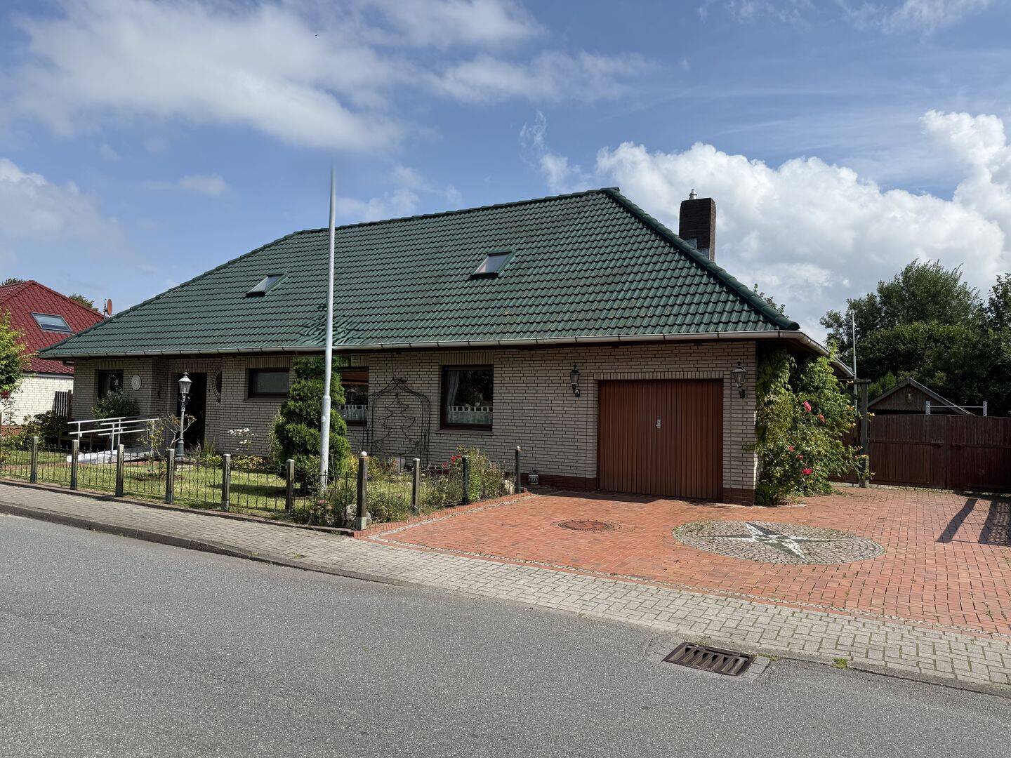Großzügiger Bungalow im beliebtem Ortsteil Nordenham-Abbehausen, 26954 Nordenham