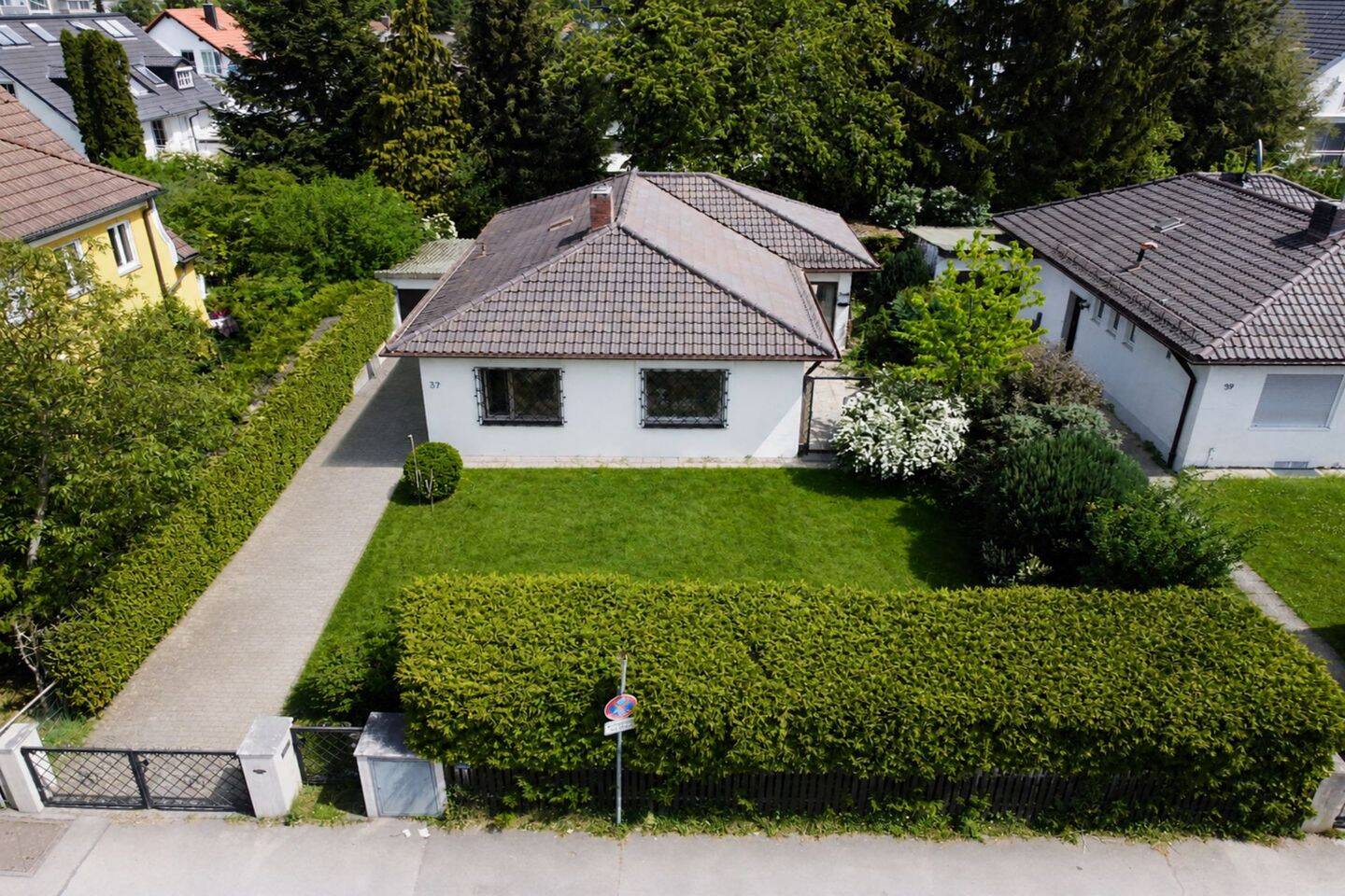 Charmantes freistehendes Einfamilienhaus mit großem Grundstück und viel Potenzial in Neuaubing!, 81249 München (Allach-Untermenzing Aubing-Lochhausen-Langwied Pasing-Obermenzing)