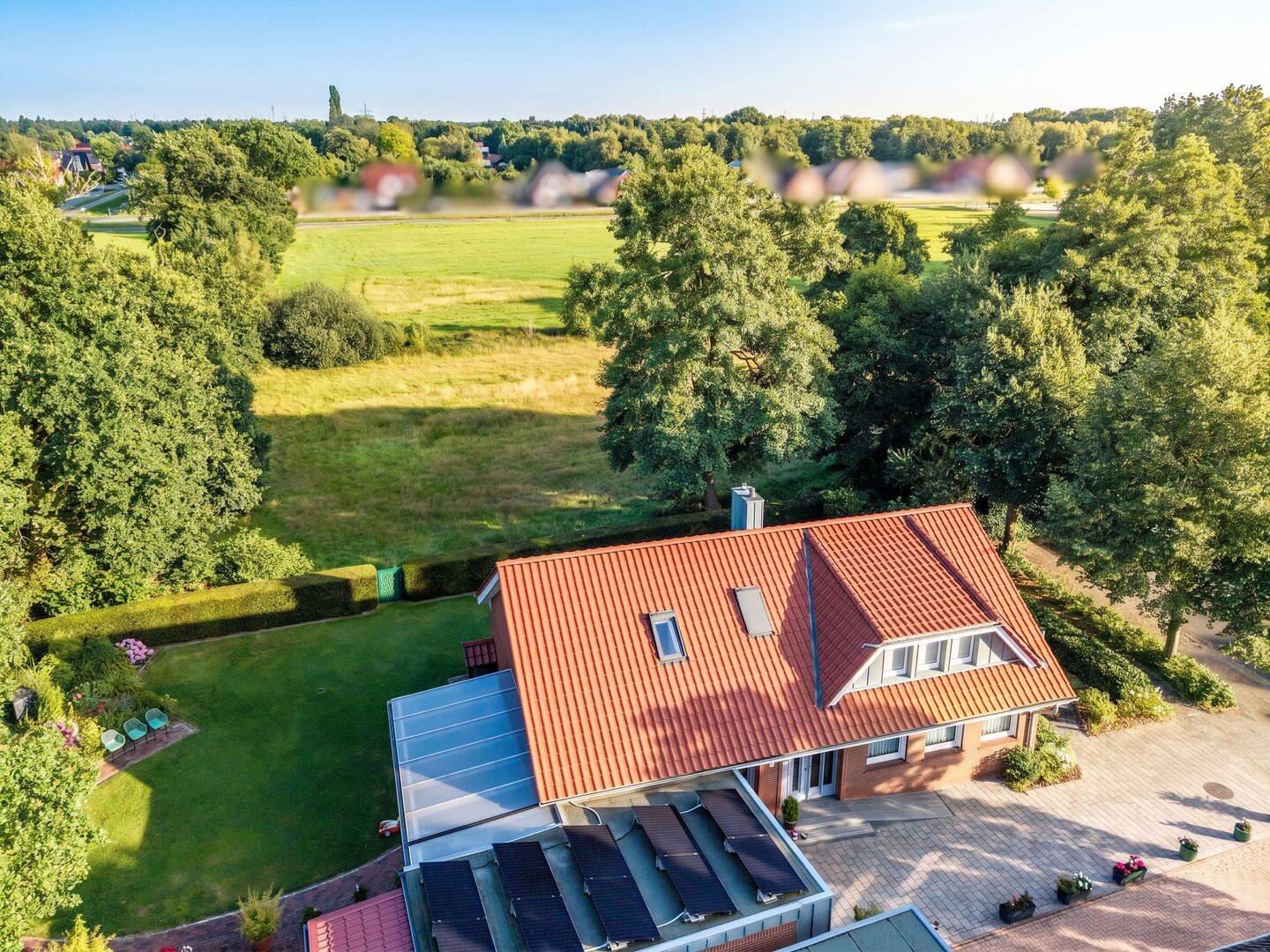 Effizienzhaus A+ mit Einliegerwohnung und Wintergarten in einzigartiger Lage !, 26871 Papenburg