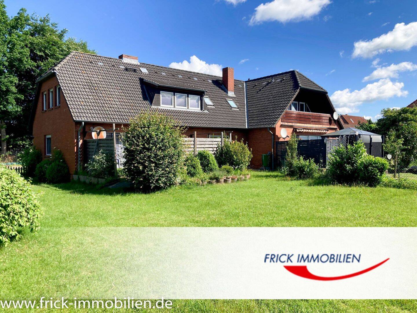 Mehrfamilienhaus (3 Wohneinheiten) + Bauplatz, 23758 Oldenburg in Holstein