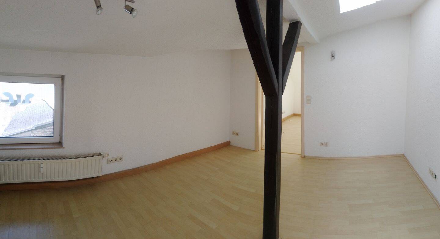 Dachgeschoss Wohnung, 7381 Pößneck