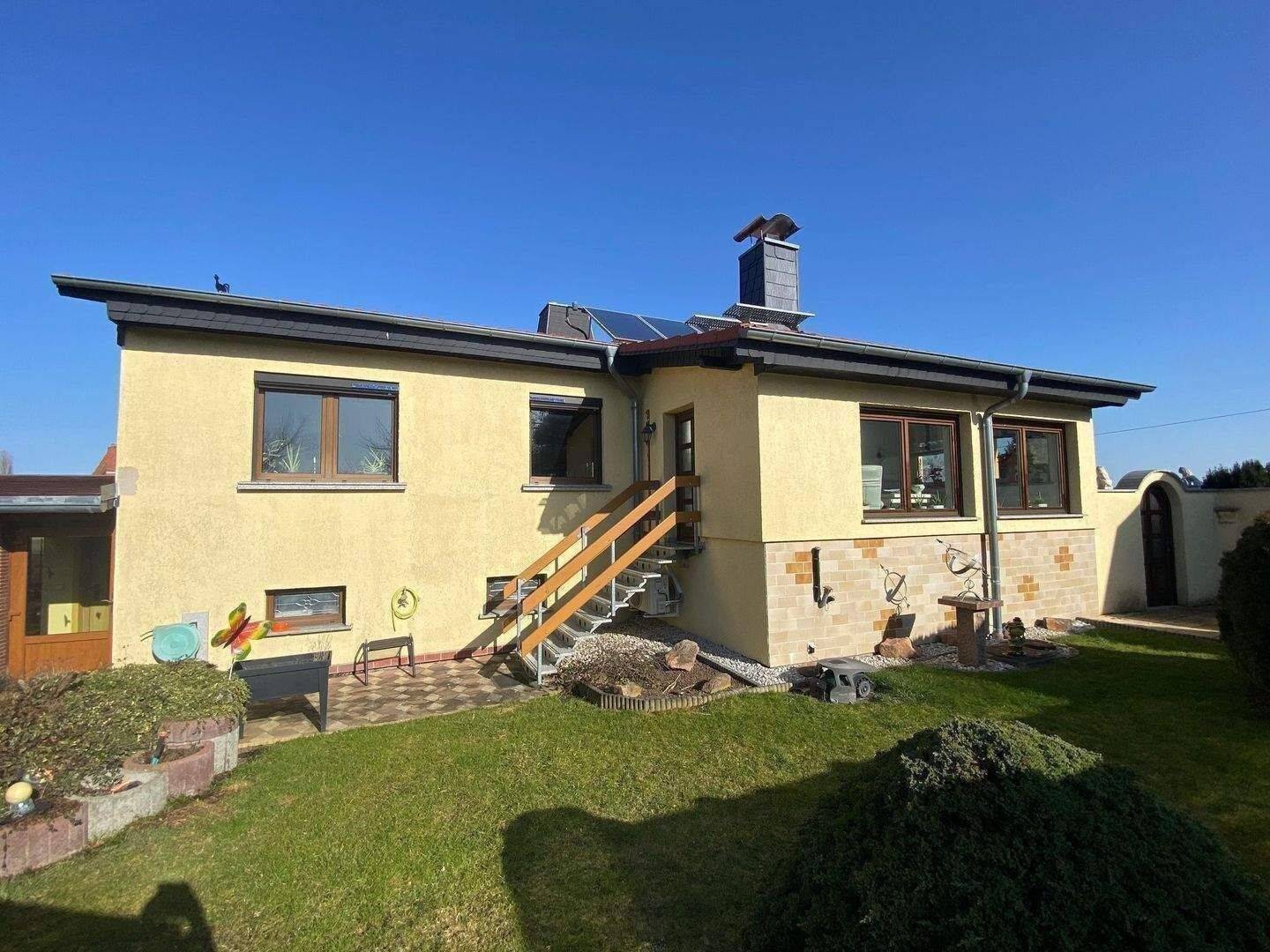 Achtung- Neuer Preis! Gepflegtes Einfamilienhaus für die große Familie, mit hohem Wellness und Freizeitanteil., 4603 Nobitz