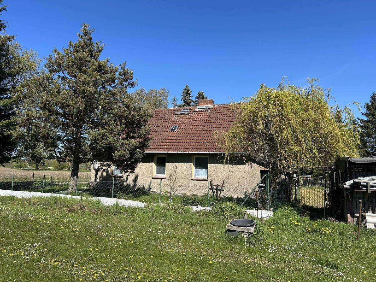 Stark sanierungsbedürftiges Einfamilienhaus in sehr reizvoller, ruhiger Lage, 23936 Bernstorf